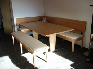 Modell Kundenarbeit 1101 - Eckbank in den Bergen